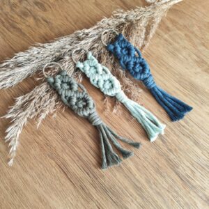 Handgemaakte macramé sleutelhanger